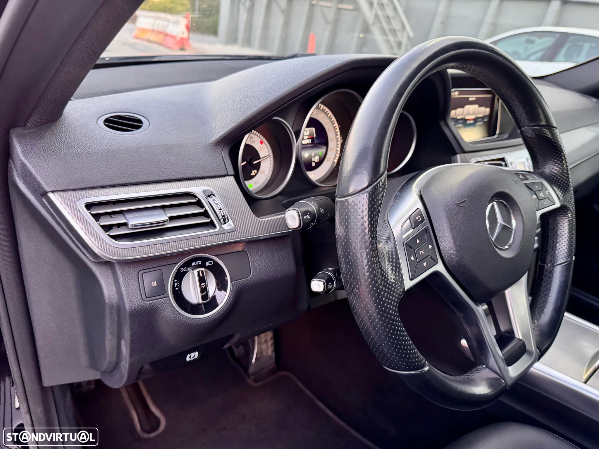 Mercedes-Benz E 250 BlueTEC Avantgarde Auto - 25
