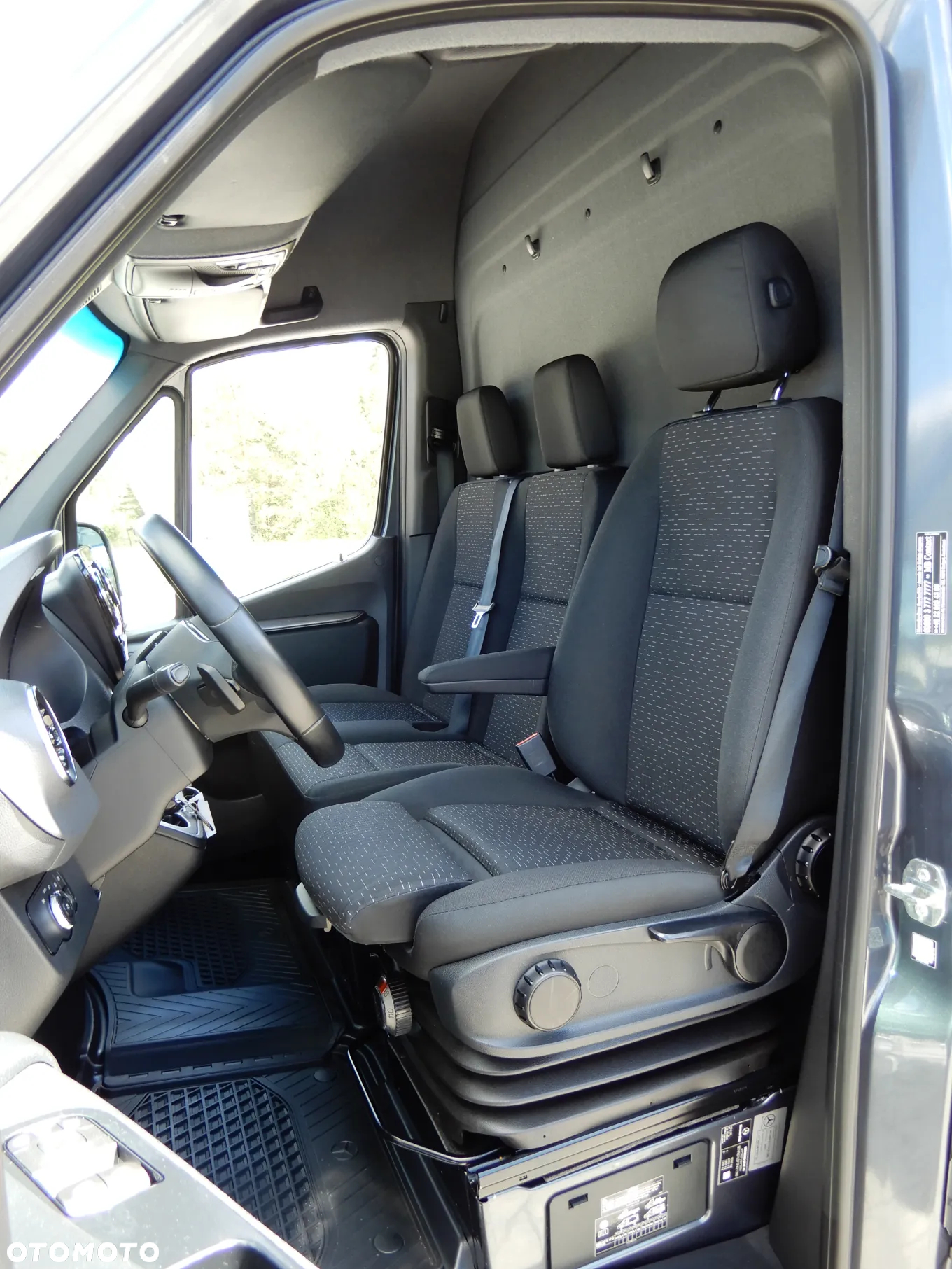 Mercedes-Benz Sprinter 319 CDI V6 3.0 CDI 190 KM 7G-Tronic Plus Ekstra Długi LONG Maxi+ 907 Furgon Blaszak Rozstaw Osi 4325 mm Full Opcja Stan Jak Nowy - 28
