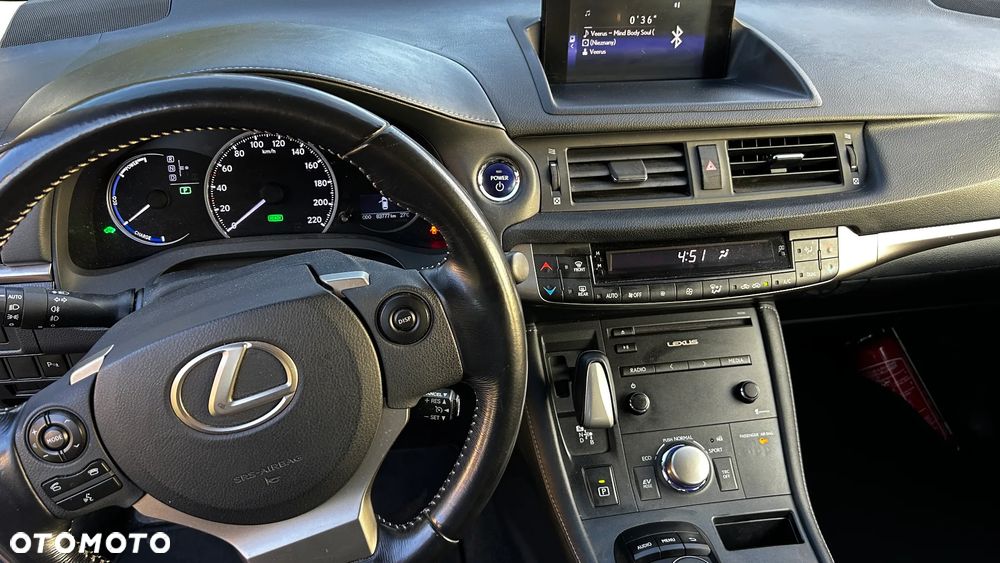 Lexus CT 200h - 17