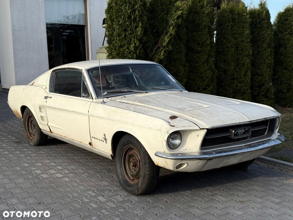 Ford Mustang - 1