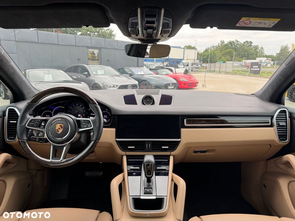 Porsche Cayenne - 18