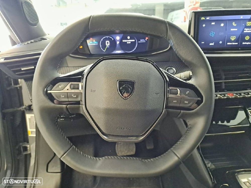 Peugeot e-2008 54 kWh Allure - 12