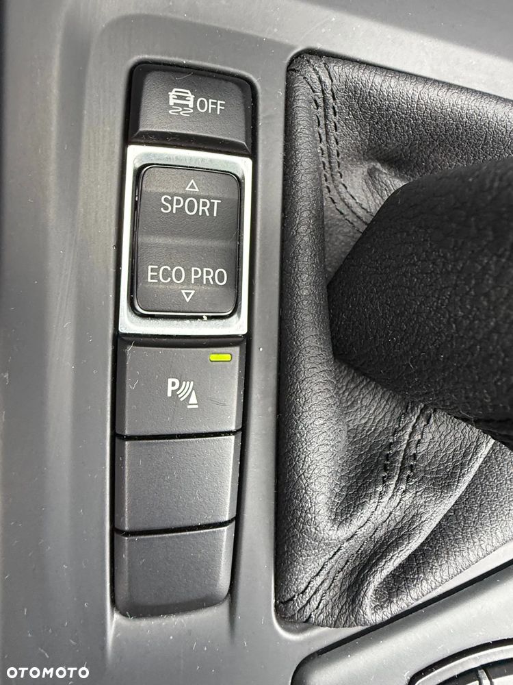 BMW X1 sDrive18d Advantage - 35