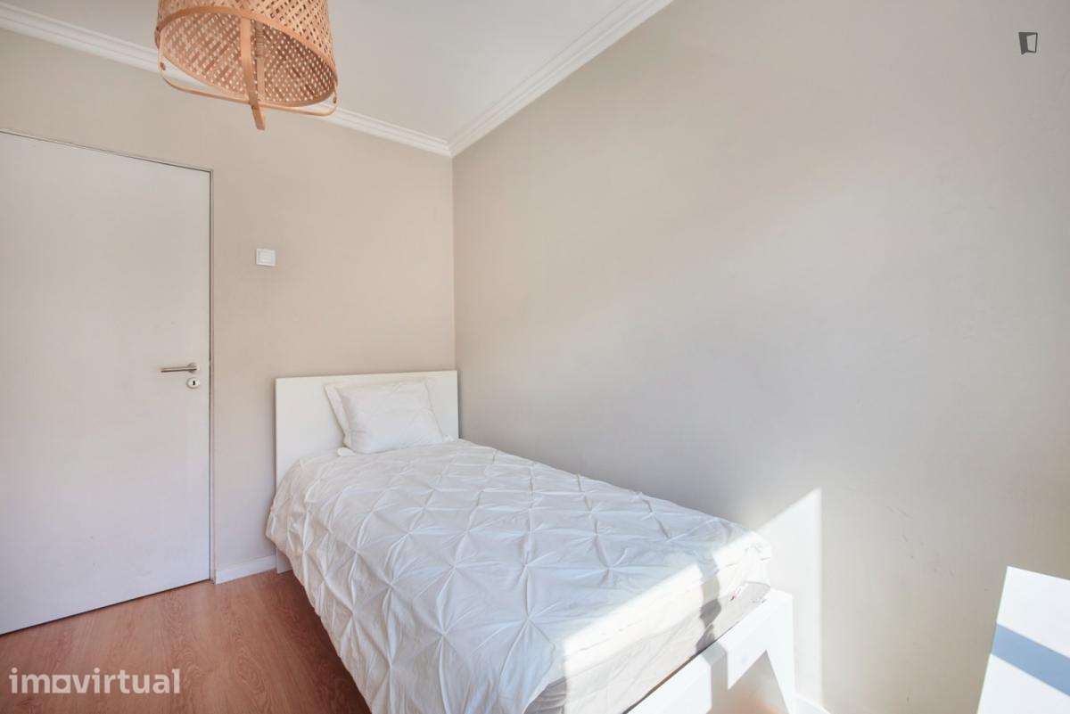 Quarto - localizado em Arroios Lisbon - Grande imagem: 4/12