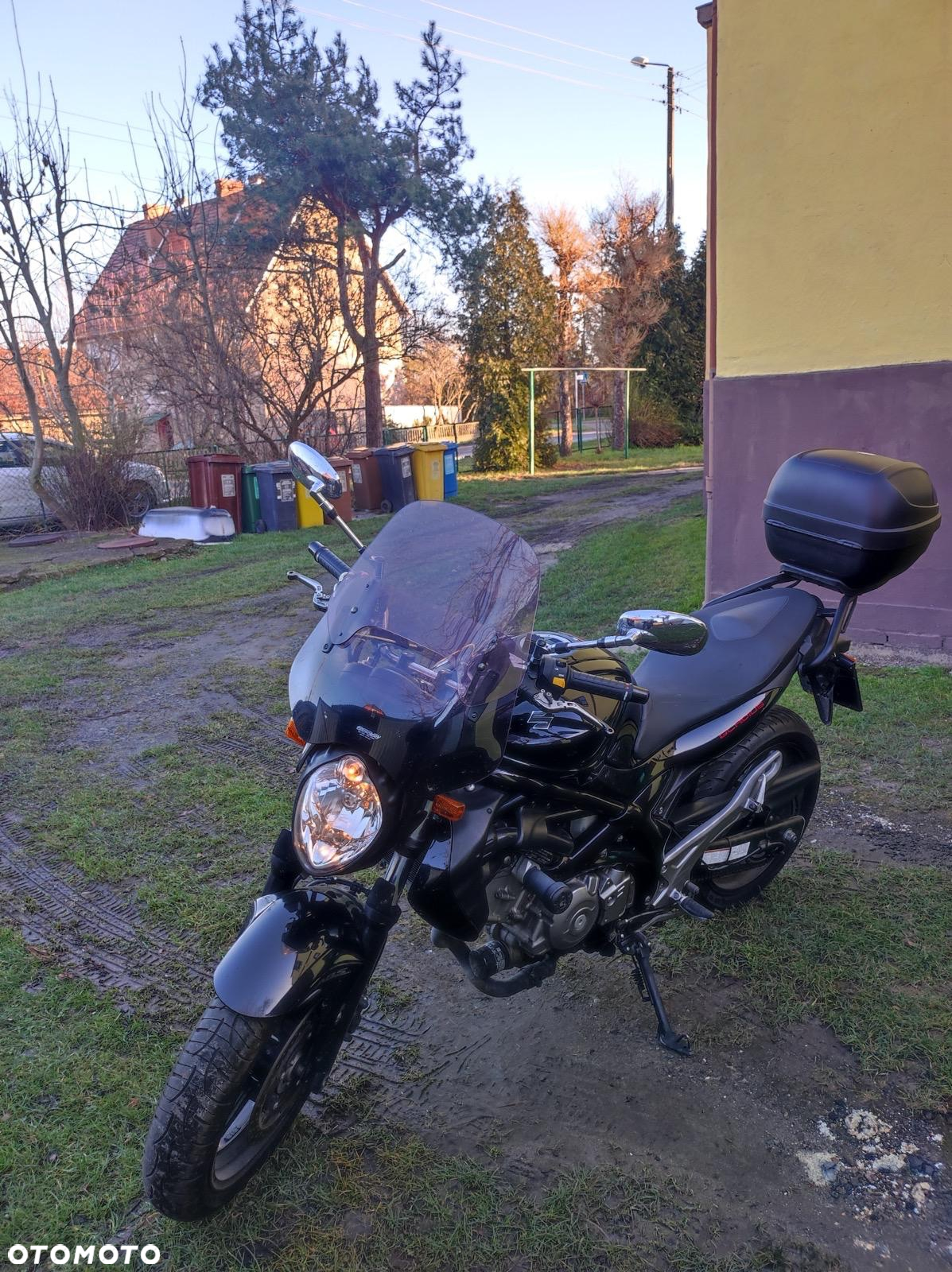 Suzuki Gladius - 4