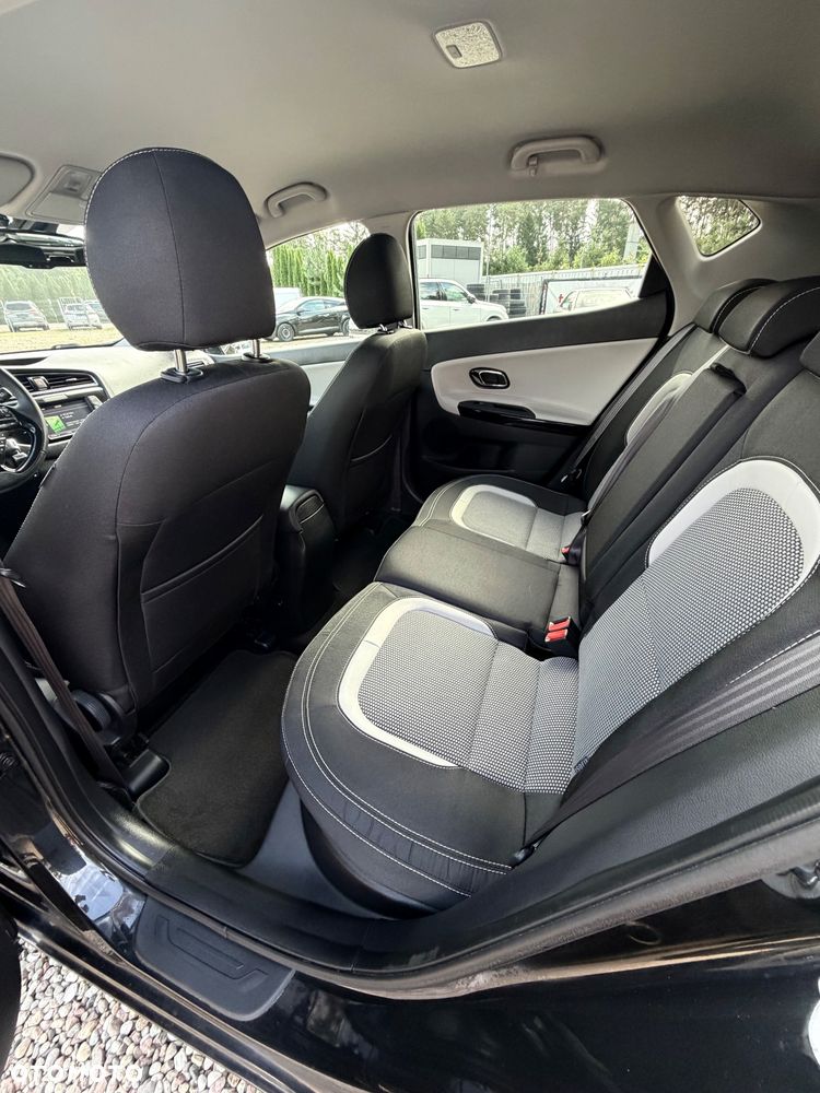 Kia Ceed - 11