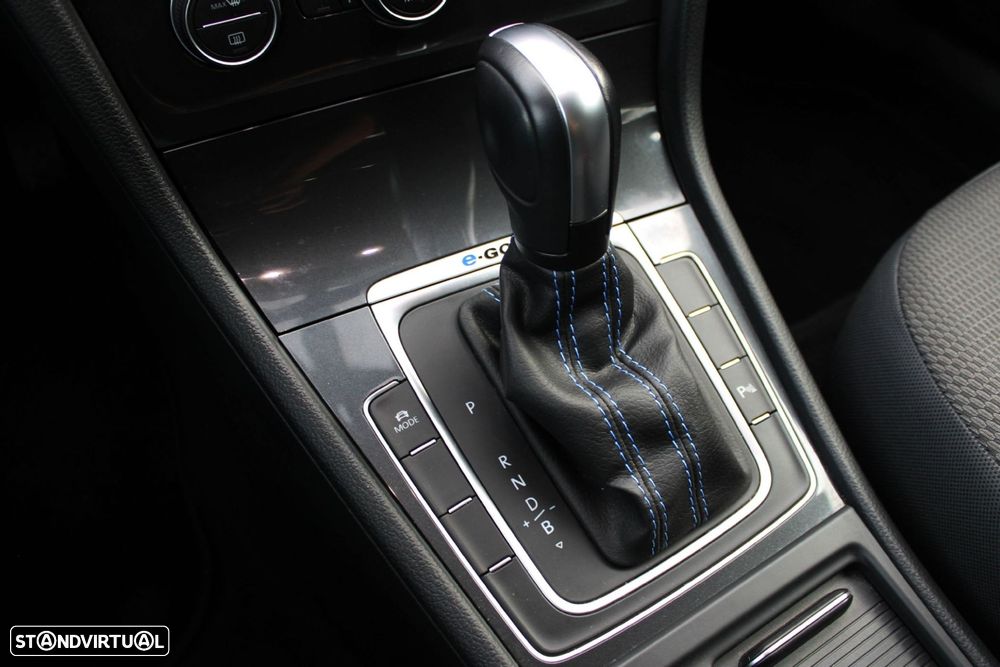 VW e-Golf AC/DC - 28
