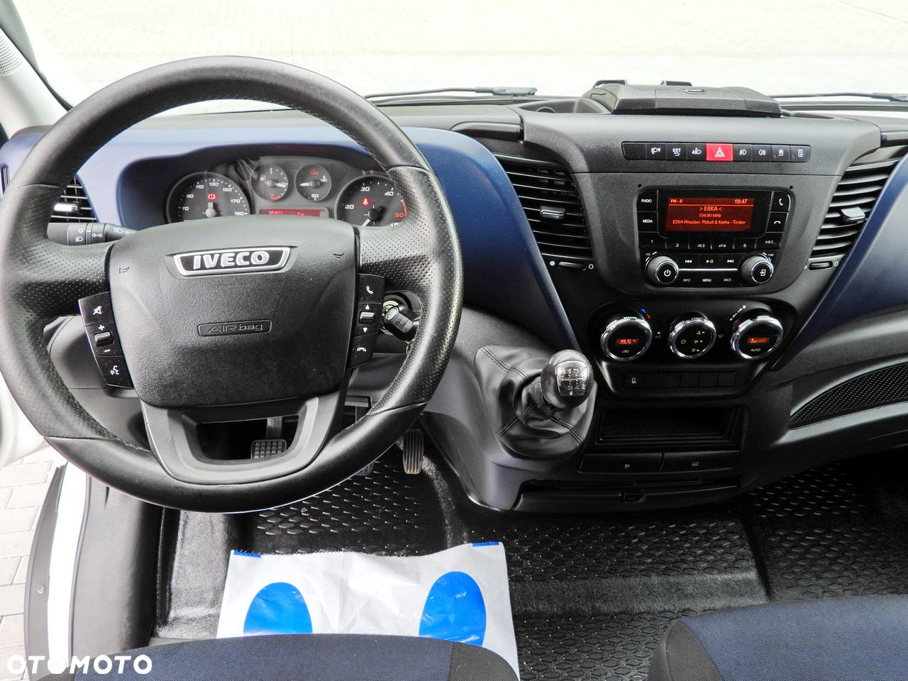 Iveco DAILY 50C15 PLANDEKA 12 PALET TEMPOMAT BLIŹNIACZE KOŁA KLIMATYZACJA  150KM - 30