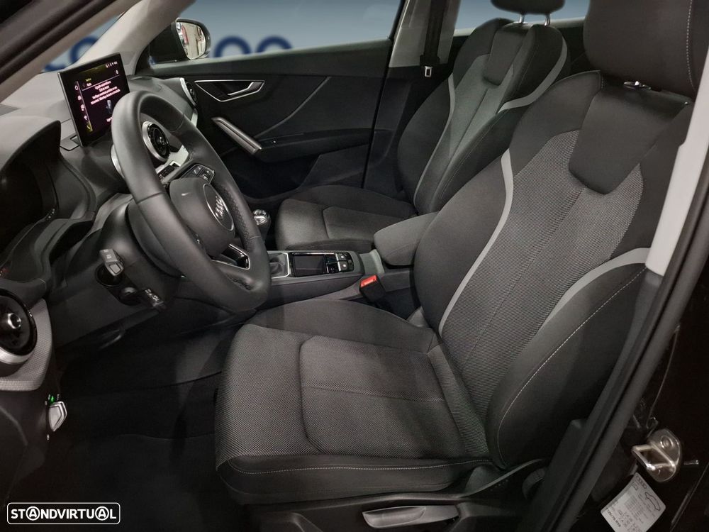 Audi Q2 30 TFSI SE Business - 11