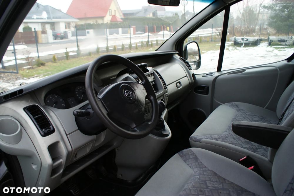 Opel Vivaro - 8