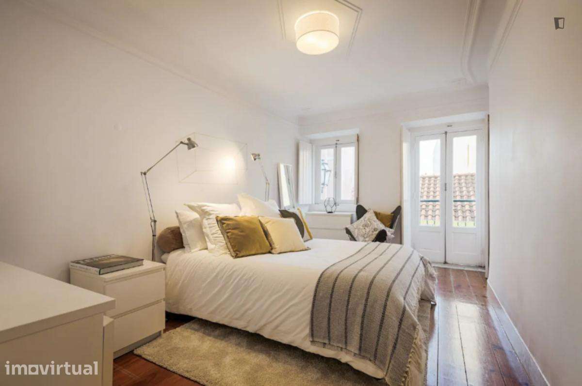 Apartamento com 1 quartos - localizado em São Bento Lisbon - Grande imagem: 3/15