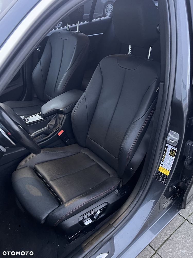 BMW Seria 3 330i xDrive - 26