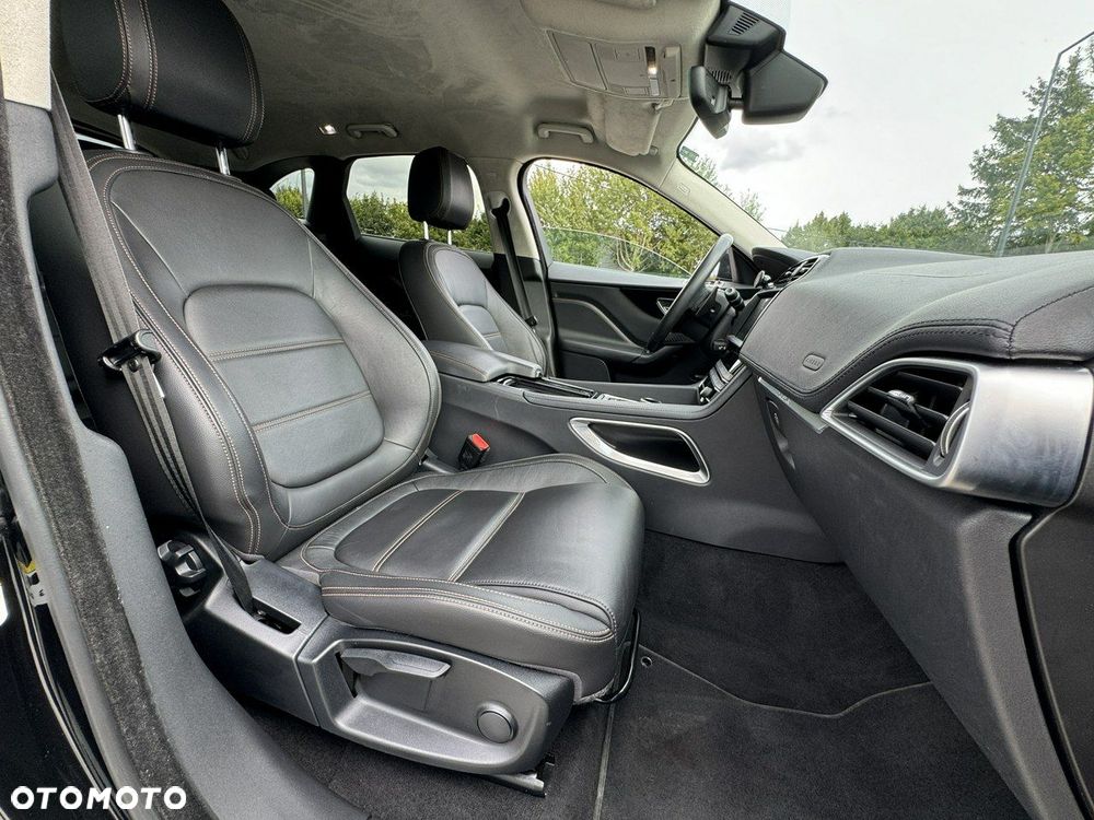 Jaguar F-Pace 2.0 i4D AWD Prestige - 35