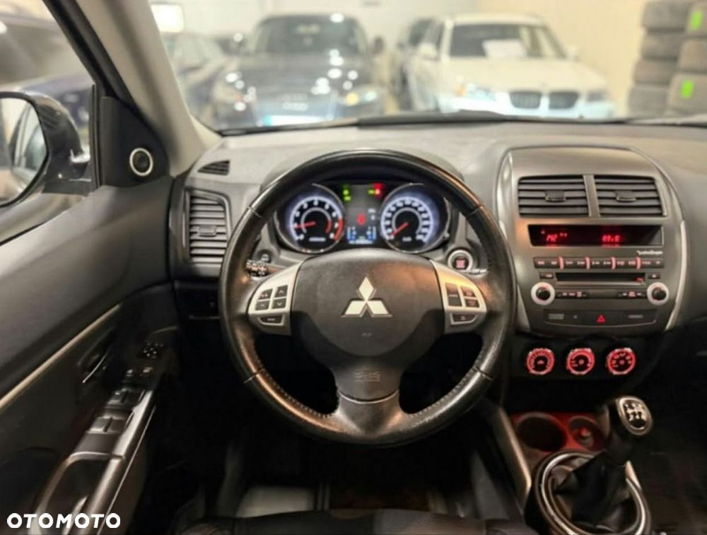 Mitsubishi ASX - 9