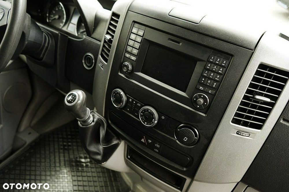 Mercedes-Benz Sprinter - 23