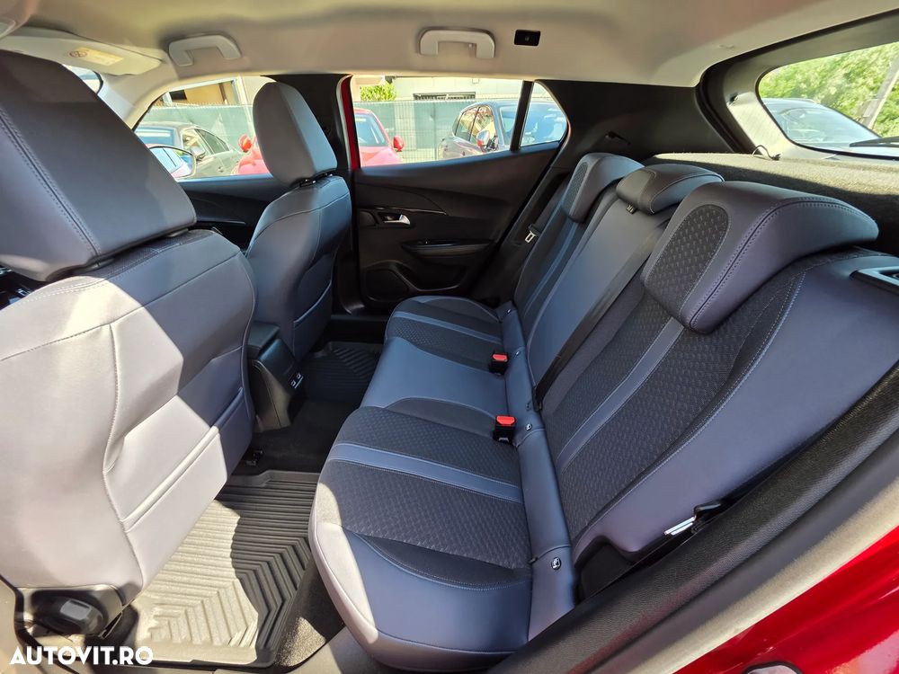 Peugeot 2008 PureTech 130 EAT8 GT - 19