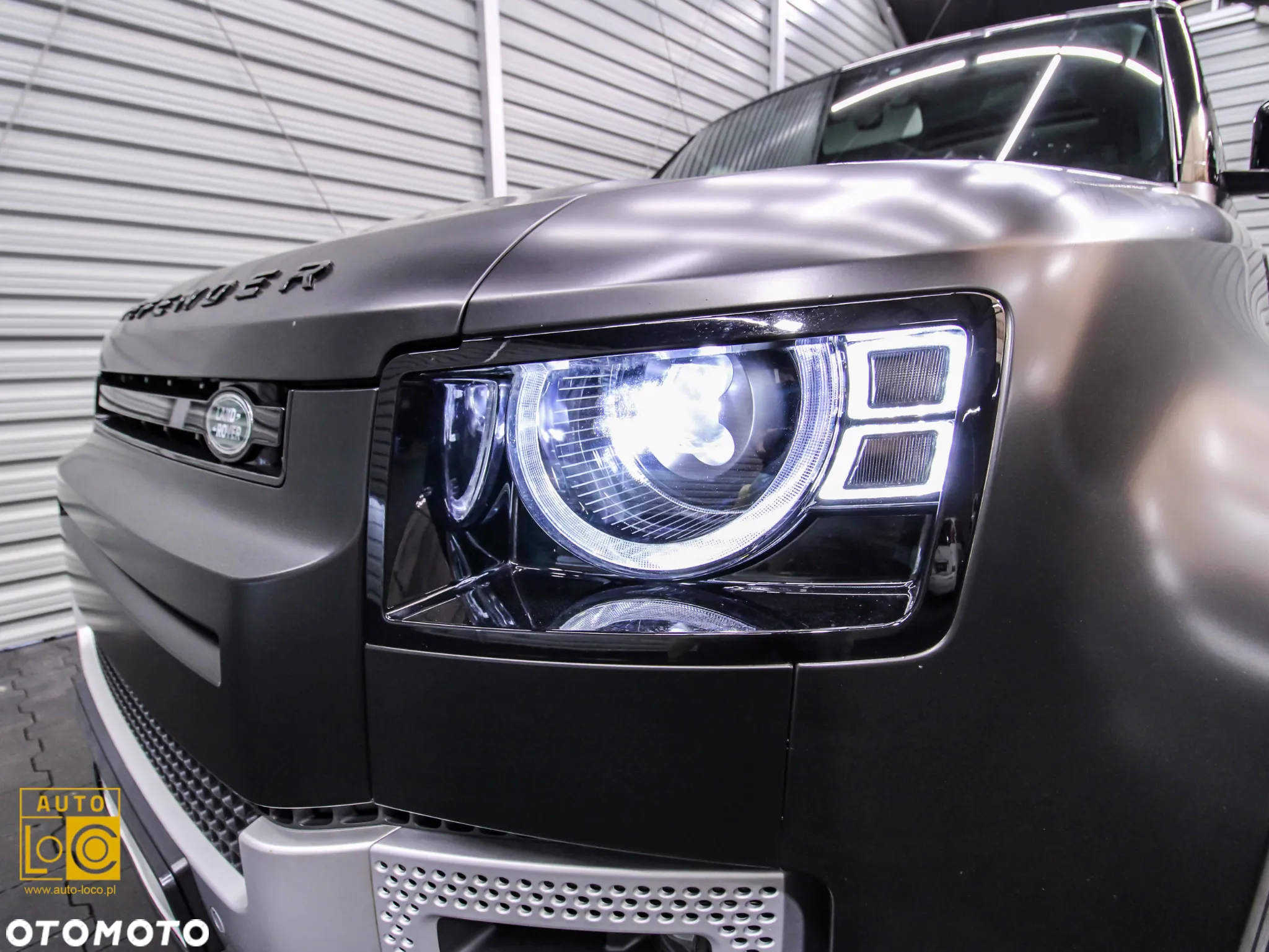 Land Rover Defender - 38