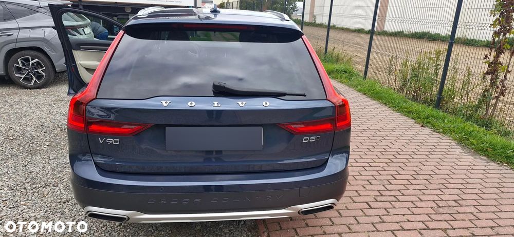 Volvo V90 Cross Country D5 AWD Geartronic Pro - 4