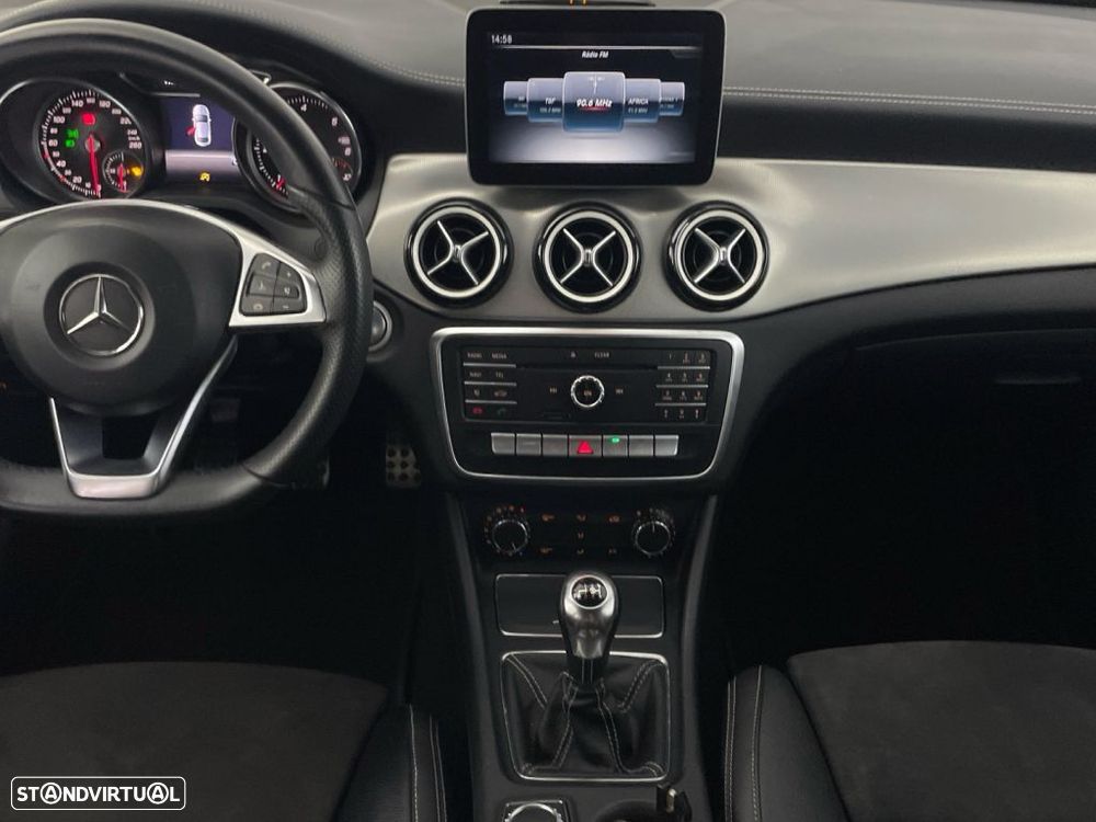 Mercedes-Benz CLA 180 d Shooting Brake - 15