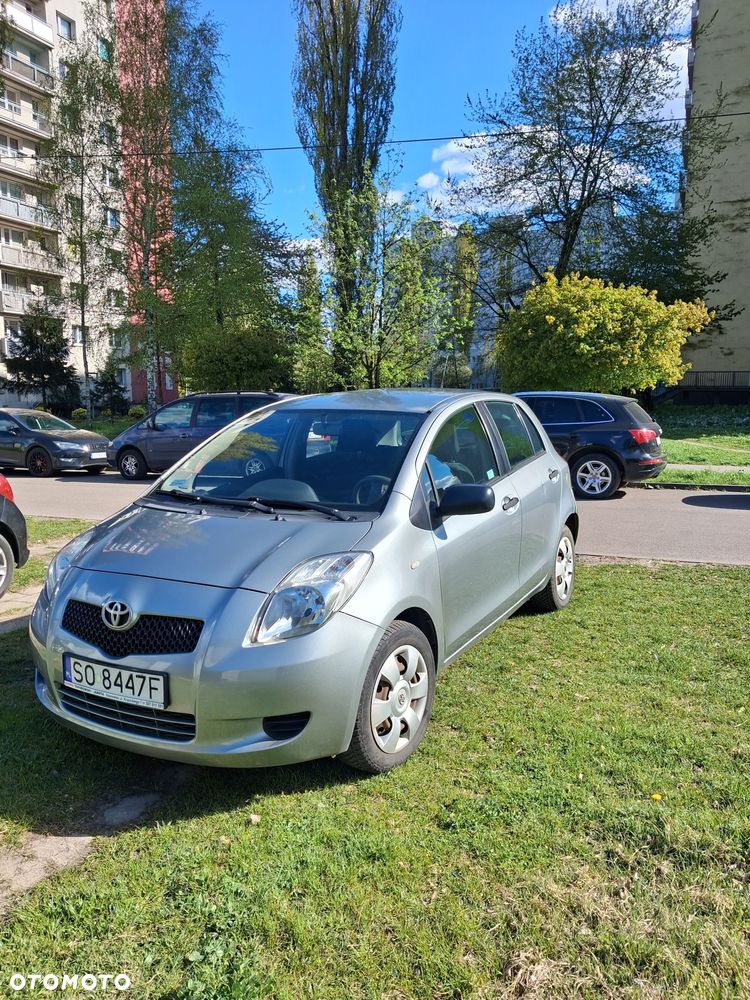 Toyota Yaris - 1