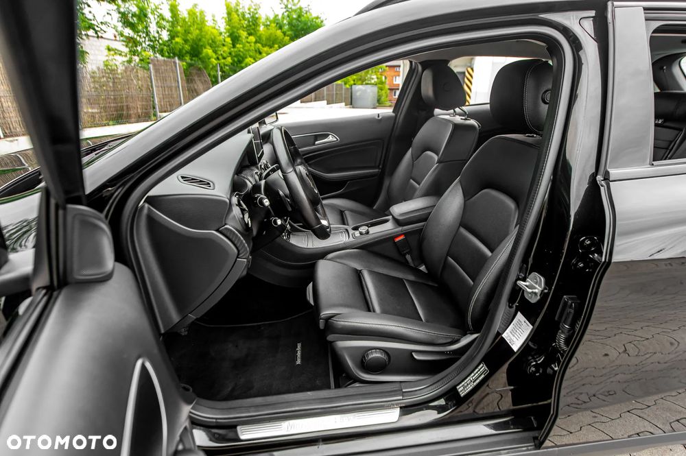 Mercedes-Benz GLA 250 4Matic 7G-DCT Activity Edition - 6