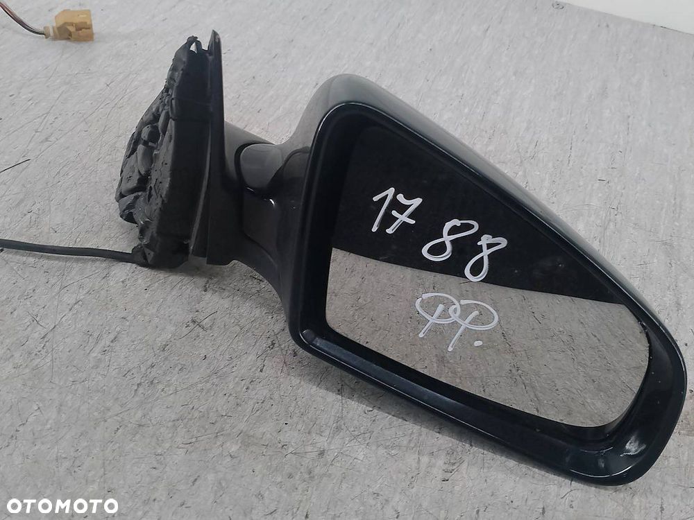 LUSTERKO PRAWE AUDI A4 B6 LY9B - 8