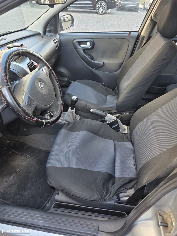 Opel Corsa 1.2 16V City - 2