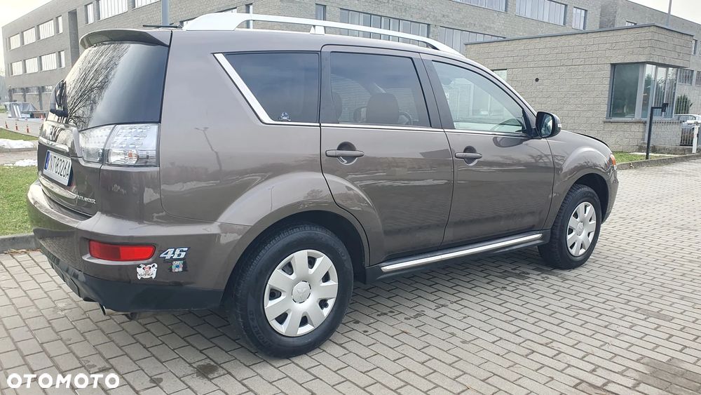 Mitsubishi Outlander - 13