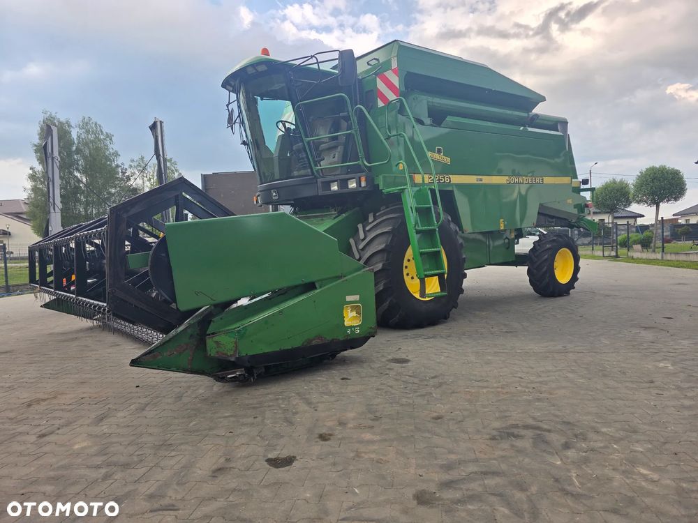 John Deere 2256 - 1