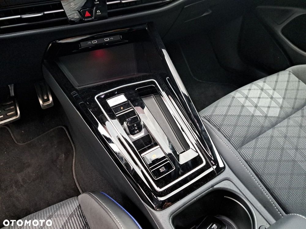 Volkswagen Golf Variant 2.0 TDI R-Line Plus DSG - 27