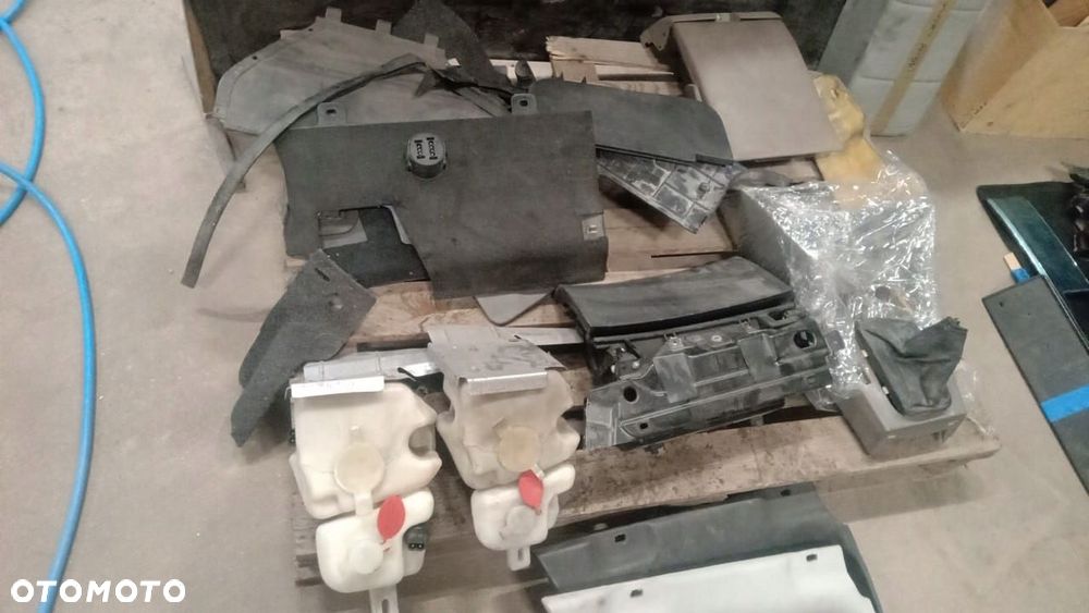 LISTWA BANAN OSŁONA NAD NOGI P EU BMW E31 850 840 - 2