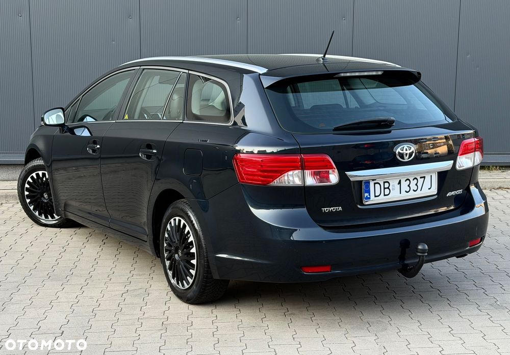 Toyota Avensis 2.0 D-4D Edition (2014) - 14