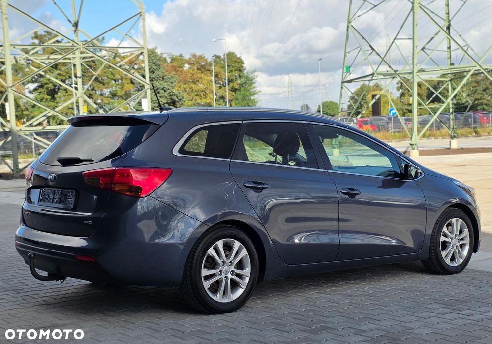 Kia Ceed - 11