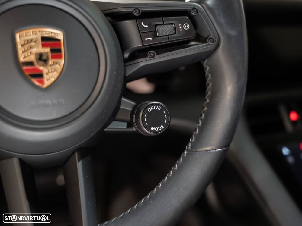 Porsche Taycan Sport Turismo - 10
