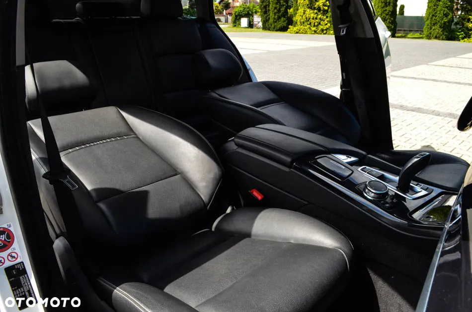 BMW Seria 5 520d Touring Luxury Line - 34
