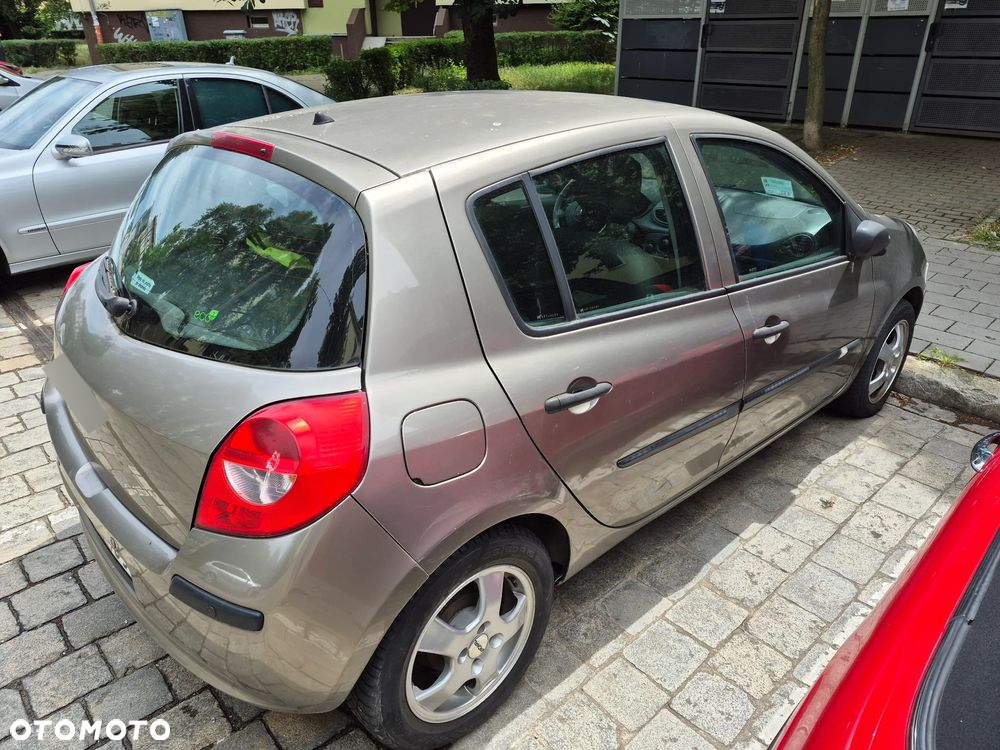 Renault Clio 1.5 dCi Authentique - 5