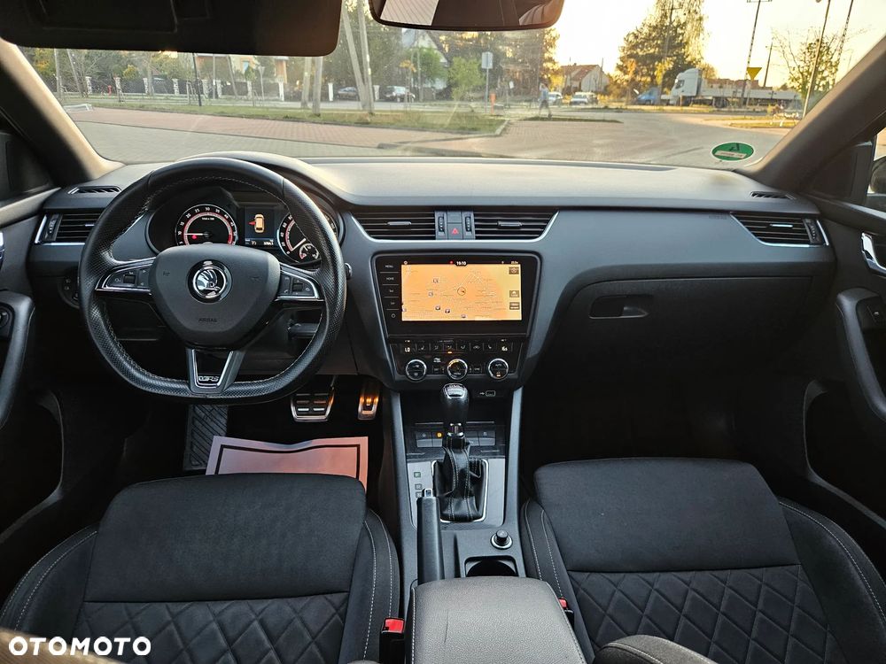 Skoda Octavia 2.0 TDI DSG RS - 8