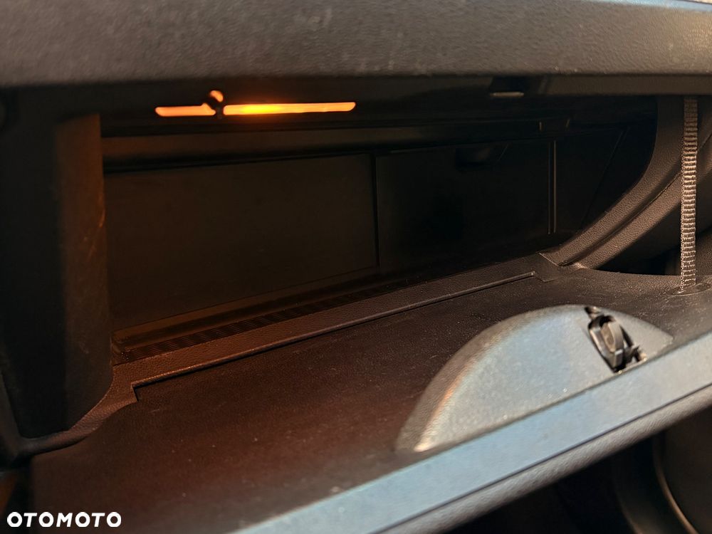 BMW Seria 1 120d - 23