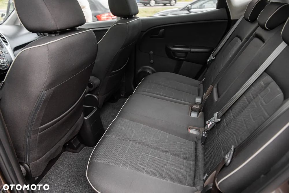 Kia Venga 1.6 CVVT Automatik Black Collection - 24