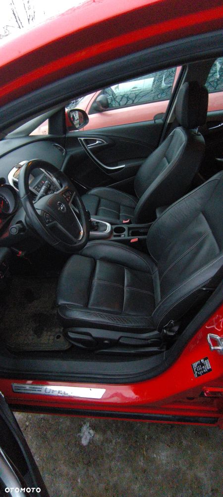 Opel Astra 1.6 Turbo Cosmo - 13