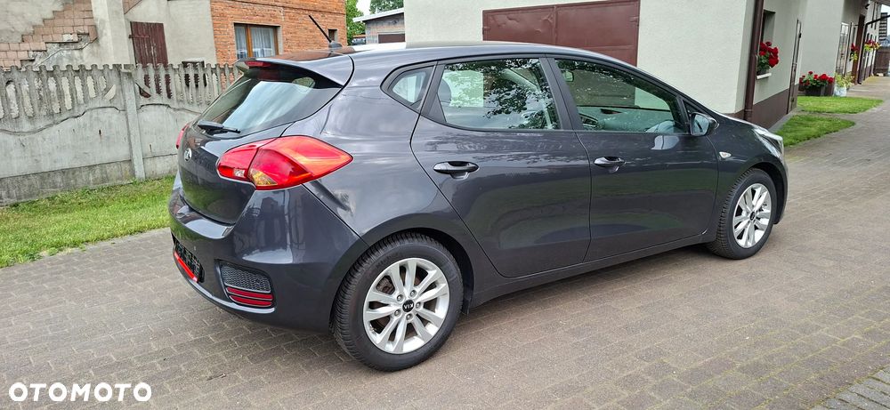 Kia Ceed 1.4 CVVT Dream Team Edition - 11