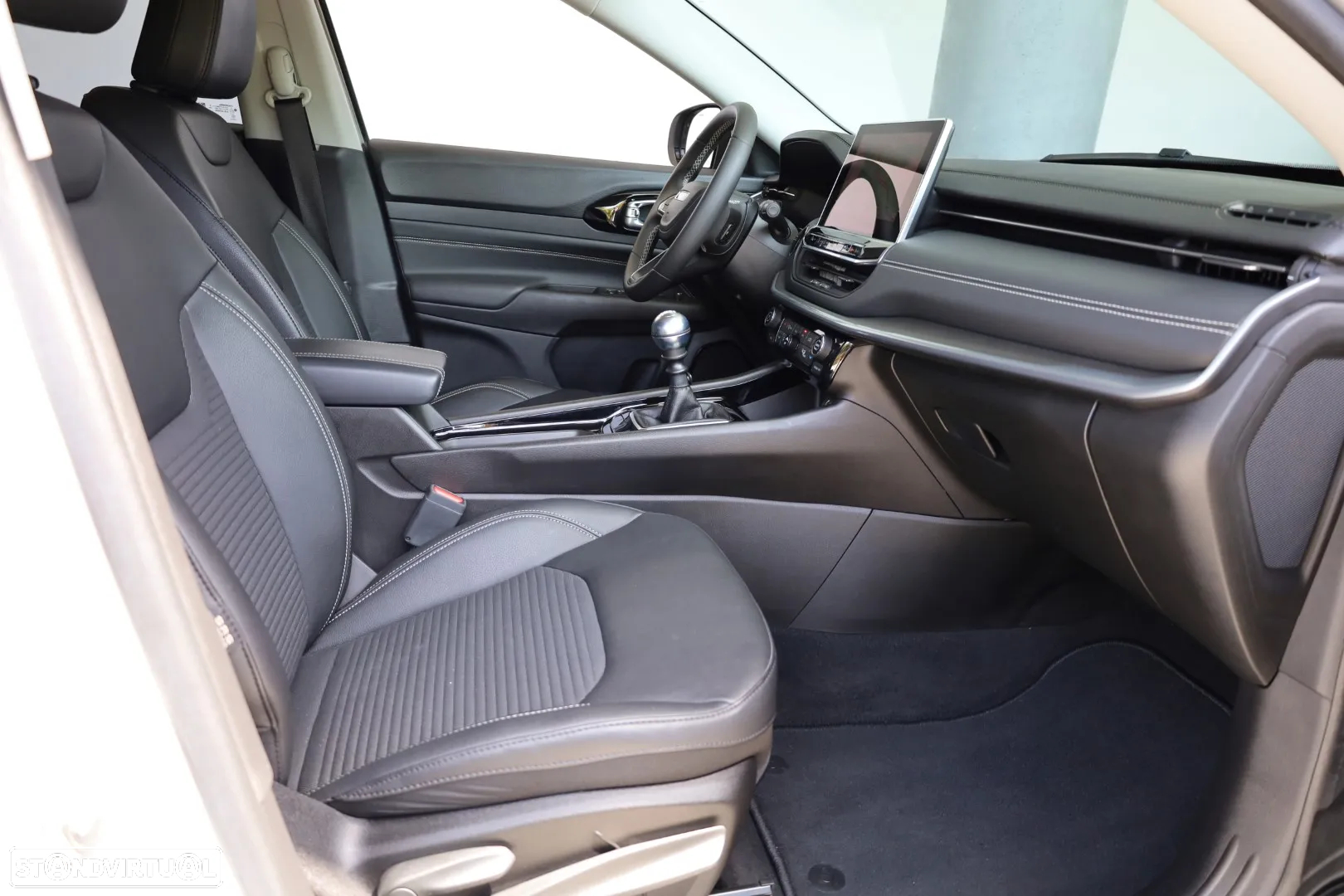 Jeep Compass 1.3 T Limited - 34