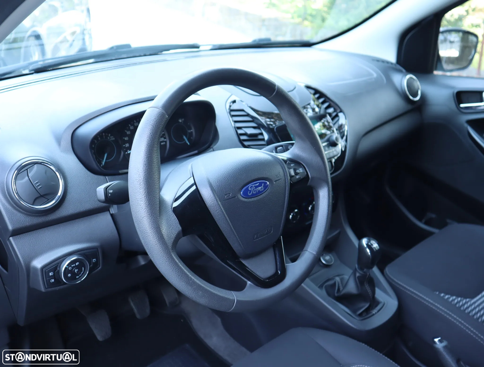 Ford KA+ 1.19 Ti-VCT Ultimate - 29
