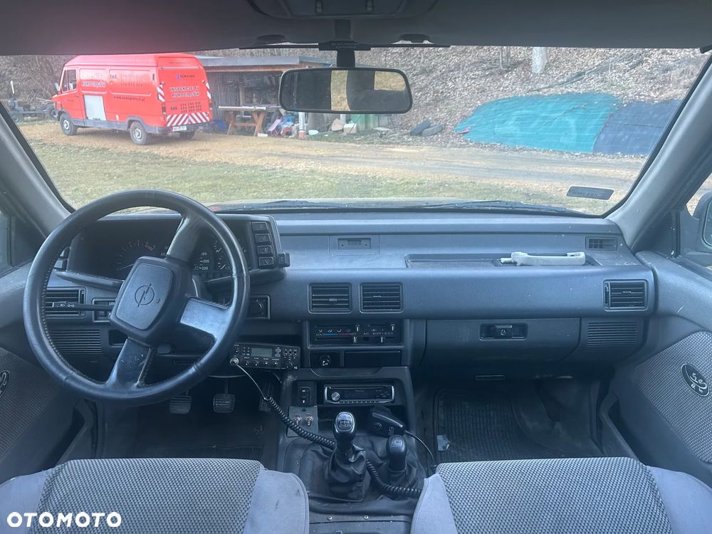 Opel Frontera 2.4 - 6