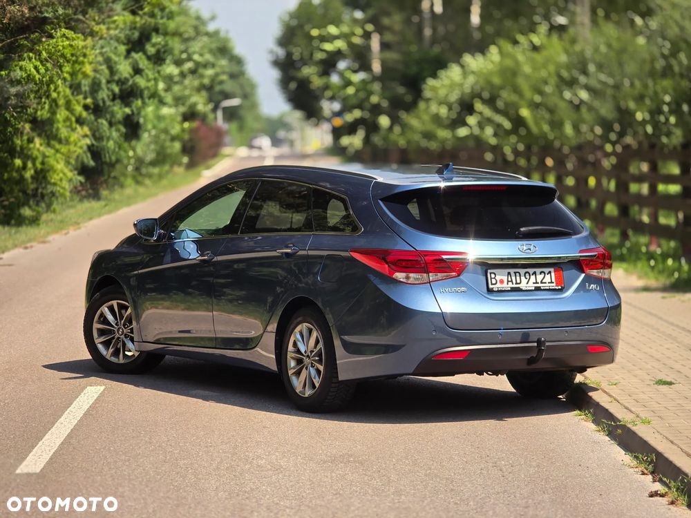Hyundai i40 Kombi blue 1.6 Family+ - 4
