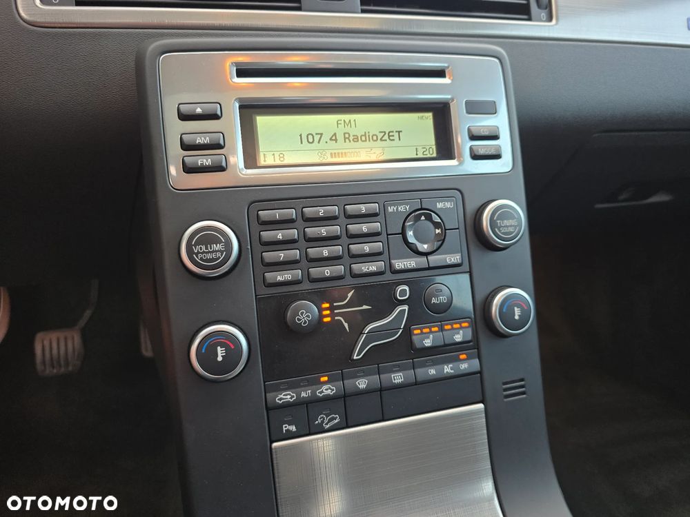 Volvo XC 70 D5 AWD Kinetic - 22