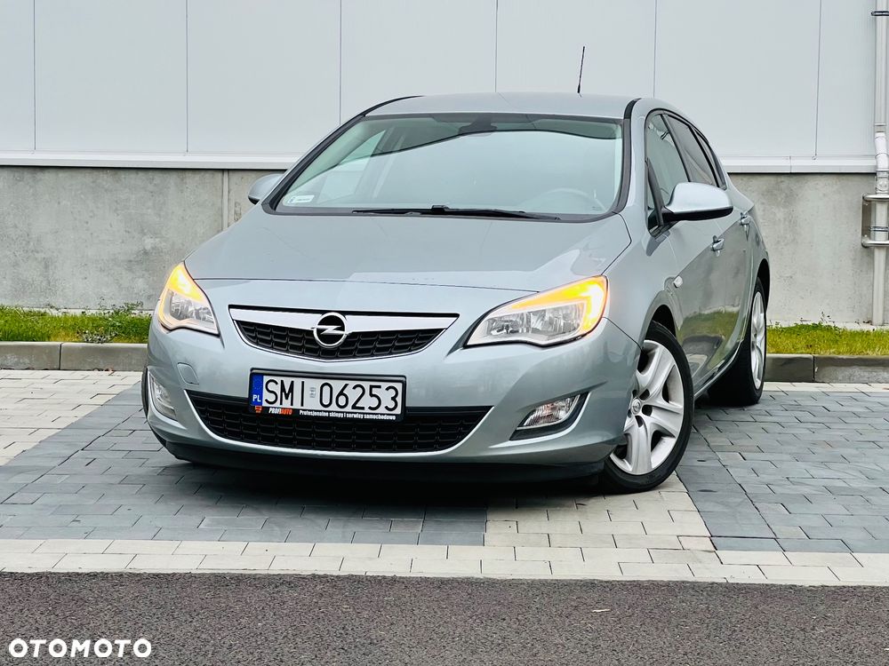 Opel Astra 1.4 Turbo Design Edition - 1