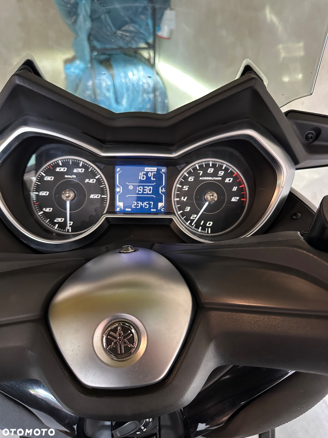 Yamaha X-max - 10