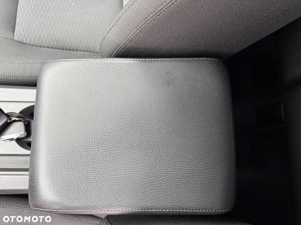 Land Rover Discovery Sport TD4 Dynamic - 29
