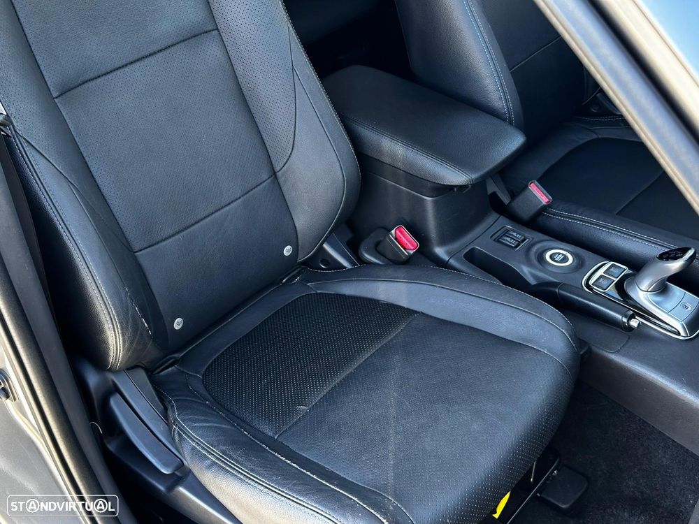 Mitsubishi Outlander 2.0 4WD - 36